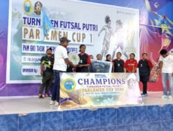 BUPATI RAJA AMPAT APRESIASI PARLEMEN CUP I WUJUD PEMBINAAN GENERASI MUDA MELALUI OLAHRAGA FUTSAL PUTRI