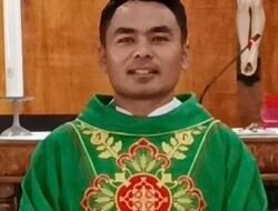 Singkirkan Debu Kemunafikan Yang Melekat Dalam Diri