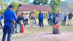 Pemadaman Api hingga Penanganan Ular, Dinas Kebakaran, Penyelamatan dan&nbsp;Satpol PP PBD Gelar Pelatihan di Waisai