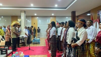 Lantik IKA NTT, Bupati Orideko Ajak Bersinergi Membangun Raja Ampat