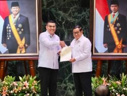 HUT ke-499 Jakarta, Wamen Ossy Serahkan 499 Sertipikat Aset Pemprov Senilai Rp22,25 Triliun