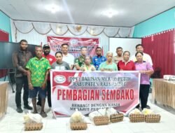 Peduli Sesama, DPC Barisan Merah Putih Raja Ampat Salurkan Sembako dan Dana Pembinaan Pemuda Gereja