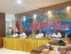 Bupati Raja Ampat Tekankan Disiplin dan Pelayanan Prima kepada Kepala Distrik dan Lurah yang Baru Dilantik
