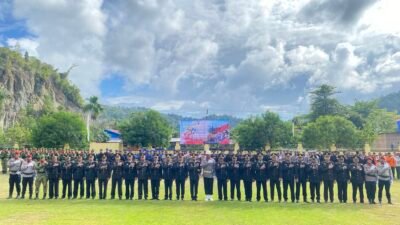 Kapolres Raja Ampat Pimpin Langsung Upacara Hari Bhayangkara ke-80, Berlangsung Khidmat dan Penuh Semangat Kebersamaan