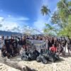Pemuda NTT Raja Ampat Bersihkan Pantai Saonek Mondei, Ajak Masyarakat Jaga Alam Negeri Seribu Pulau