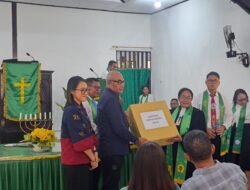 Kapolda PBD Berbagi Kasih di Jemaat GKI Tasik Tiberias Siwindores Waisai