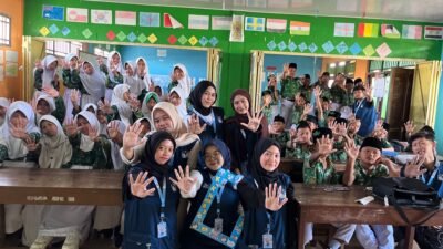 Tanamkan Budaya Saling Menghargai, KKN UIN Walisongo Edukasi 50 Siswa MI Muabbidin tentang Bahaya Bullying