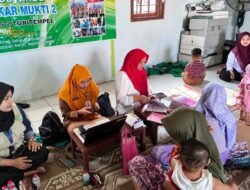 72 Balita Jalani Pemeriksaan Tumbuh Kembang, Kader Posyandu Mekar Mukti 2 Dibantu Mahasiswa KKN MIT UIN Walingsongo