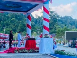 Wakil Bupati Pimpin Upacara Penurunan Bendera HUT RI ke-81 di Raja Ampat