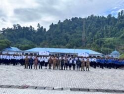 Pemkab Raja Ampat Serahkan 651 SK PNS dan CPNS, Bupati Orideko Tekankan Integritas dan Pengabdian