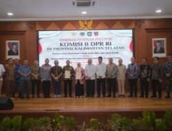 Wamen Ossy Serahkan Sertipikat Aset Pemda dan BUMD Kalsel, Perkuat Kepastian Hukum Aset Daerah