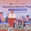 Anggota Komisi IV DPR RI, Robert Kardinal Turun Langsung Awasi Penyaluran Bantuan Pangan di Raja Ampat