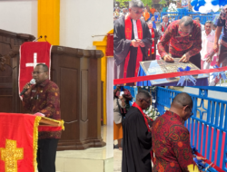Bupati Orideko Resmikan Pagar dan Gedung Gereja Baru GKI Marthen Luther Yenbeser, Ajak Jemaat Perkuat Iman dan Kerukunan