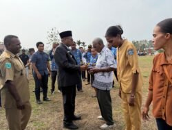 Bupati Raja Ampat Serahkan Bantuan Tiga Unit Rumah bagi Korban Angin Puting Beliung di Wailen